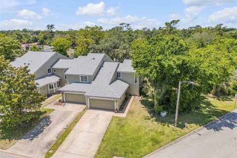 Touwnhouse à vendre à Ormond Beach, Floride: 2 chambres, 130.81 m2 № 2093778 - photo 4