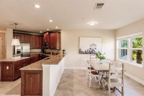 Condo in Bradenton, Florida, 2 bedrooms № 2212455 - photo 7