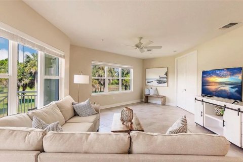 Condo in Bradenton, Florida, 2 bedrooms № 2212455 - photo 11