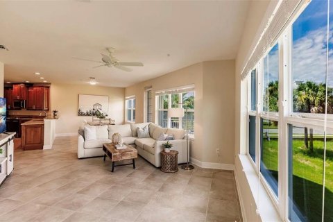 Condo in Bradenton, Florida, 2 bedrooms № 2212455 - photo 13