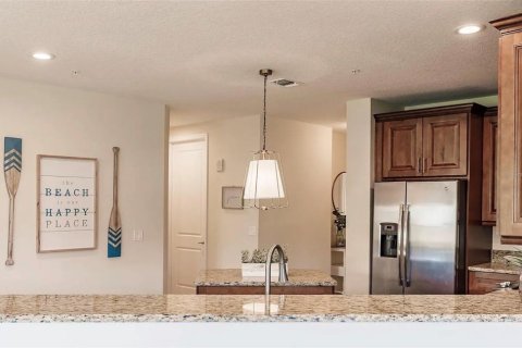 Condo in Bradenton, Florida, 2 bedrooms № 2212455 - photo 8