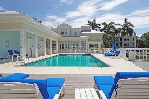 Condo in Bradenton, Florida, 2 bedrooms № 2212455 - photo 2