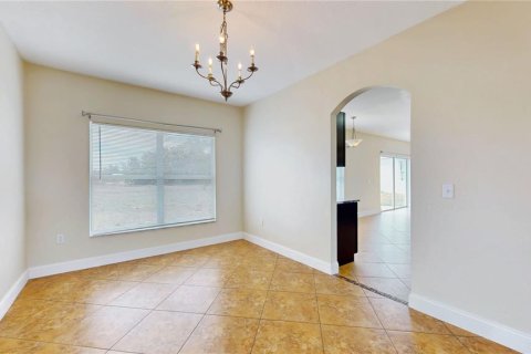House in Poinciana, Florida 4 bedrooms, 194.54 sq.m. № 1618449 - photo 8
