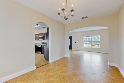 House in Poinciana, Florida 4 bedrooms, 194.54 sq.m. № 1618449 - photo 9