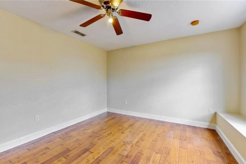 House in Poinciana, Florida 4 bedrooms, 194.54 sq.m. № 1618449 - photo 24