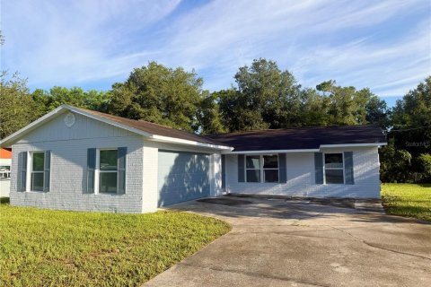 Villa ou maison à Deltona, Floride 3 chambres, 94.95 m2 № 2358268