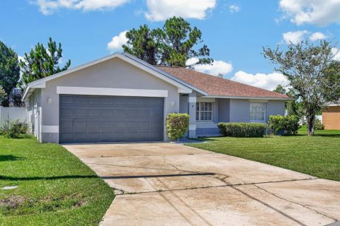 Villa ou maison à Palm Coast, Floride 3 chambres, 145.21 m2 № 2375879