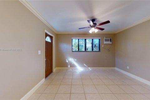 Villa ou maison à louer à Miami, Floride: 1 chambre, 39.02 m2 № 1818351 - photo 2