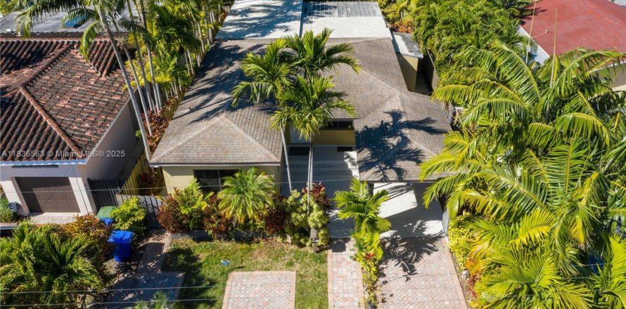 Villa ou maison à Miami, Floride 1 chambre, 39.02 m2 № 1818351