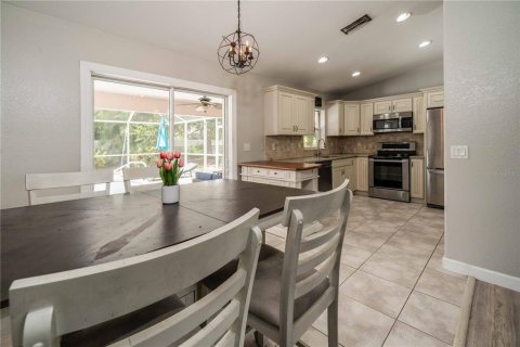 House in North Port, Florida 3 bedrooms, 115.29 sq.m. № 1840612 - photo 2