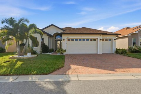 Casa en Winter Haven, Florida 3 dormitorios, 189.99 m2 № 2135522