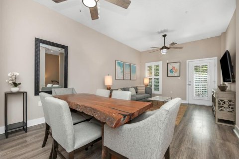 Townhouse in Dunedin, Florida 2 bedrooms, 149.57 sq.m. № 2112241 - photo 12