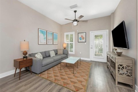 Townhouse in Dunedin, Florida 2 bedrooms, 149.57 sq.m. № 2112241 - photo 7