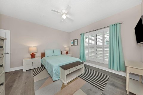 Townhouse in Dunedin, Florida 2 bedrooms, 149.57 sq.m. № 2112241 - photo 22