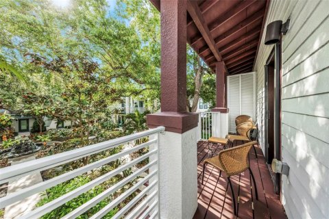 Townhouse in Dunedin, Florida 2 bedrooms, 149.57 sq.m. № 2112241 - photo 17