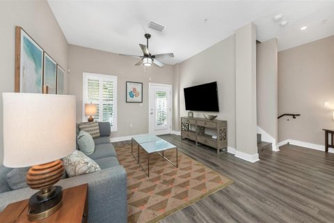 Townhouse in Dunedin, Florida 2 bedrooms, 149.57 sq.m. № 2112241 - photo 6