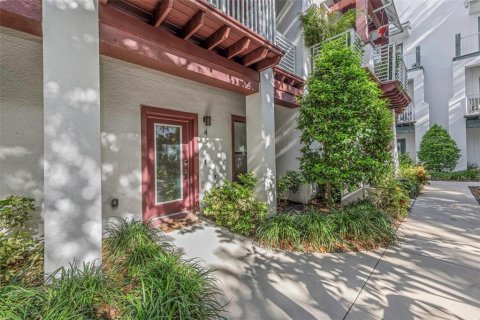 Townhouse in Dunedin, Florida 2 bedrooms, 149.57 sq.m. № 2112241 - photo 3