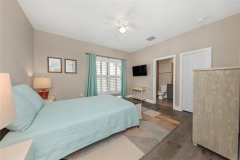 Townhouse in Dunedin, Florida 2 bedrooms, 149.57 sq.m. № 2112241 - photo 21