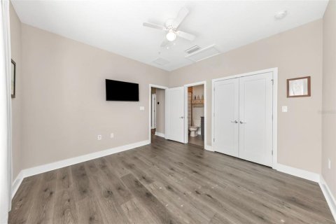 Townhouse in Dunedin, Florida 2 bedrooms, 149.57 sq.m. № 2112241 - photo 28