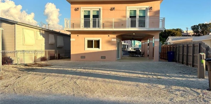 Casa en Key Largo, Florida 4 dormitorios, 225.94 m2 № 2152687