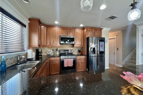 Casa en alquiler en Key Largo, Florida, 4 dormitorios, 225.94 m2 № 2152687 - foto 9