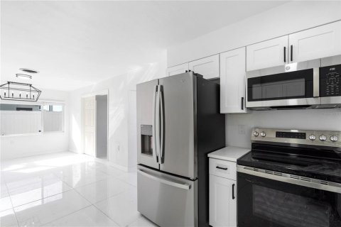 Villa ou maison à vendre à Saint Pete Beach, Floride: 3 chambres, 134.34 m2 № 2312868 - photo 10