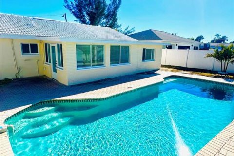 Villa ou maison à vendre à Saint Pete Beach, Floride: 3 chambres, 134.34 m2 № 2312868 - photo 6