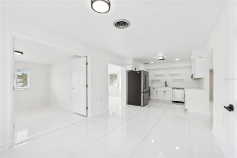 Villa ou maison à vendre à Saint Pete Beach, Floride: 3 chambres, 134.34 m2 № 2312868 - photo 12