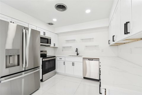 Villa ou maison à vendre à Saint Pete Beach, Floride: 3 chambres, 134.34 m2 № 2312868 - photo 9