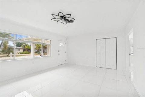 Villa ou maison à vendre à Saint Pete Beach, Floride: 3 chambres, 134.34 m2 № 2312868 - photo 16