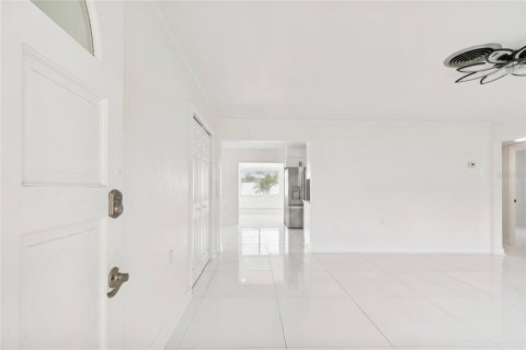 Villa ou maison à vendre à Saint Pete Beach, Floride: 3 chambres, 134.34 m2 № 2312868 - photo 17