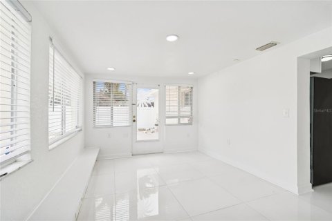 Villa ou maison à vendre à Saint Pete Beach, Floride: 3 chambres, 134.34 m2 № 2312868 - photo 20