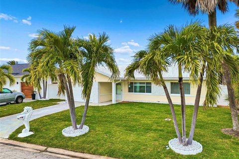Villa ou maison à vendre à Saint Pete Beach, Floride: 3 chambres, 134.34 m2 № 2312868 - photo 8