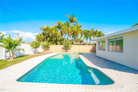 Villa ou maison à vendre à Saint Pete Beach, Floride: 3 chambres, 134.34 m2 № 2312868 - photo 4