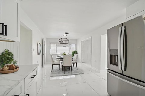Villa ou maison à vendre à Saint Pete Beach, Floride: 3 chambres, 134.34 m2 № 2312868 - photo 11