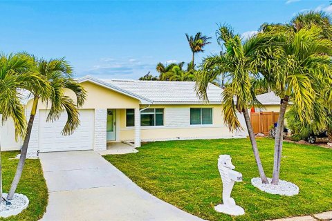 Villa ou maison à vendre à Saint Pete Beach, Floride: 3 chambres, 134.34 m2 № 2312868 - photo 7