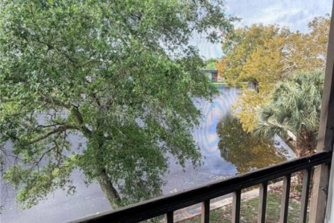 Condo in Tamarac, Florida, 1 bedroom  № 2050956 - photo 7