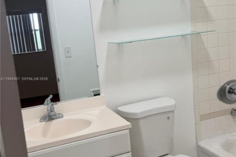 Condo in Tamarac, Florida, 1 bedroom  № 2050956 - photo 5