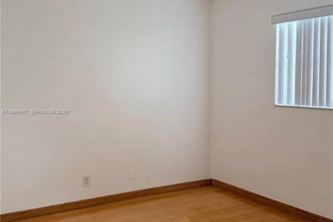 Condo in Tamarac, Florida, 1 bedroom  № 2050956 - photo 4