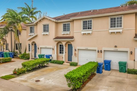 Touwnhouse à louer à Miami Gardens, Floride: 3 chambres, 147.62 m2 № 2387914 - photo 6