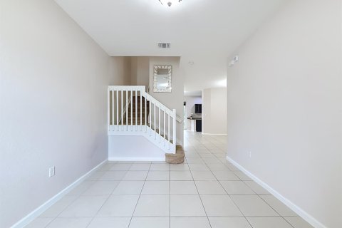 Touwnhouse à louer à Miami Gardens, Floride: 3 chambres, 147.62 m2 № 2387914 - photo 8