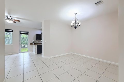 Touwnhouse à louer à Miami Gardens, Floride: 3 chambres, 147.62 m2 № 2387914 - photo 9