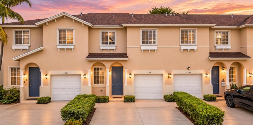 Touwnhouse à Miami Gardens, Floride 3 chambres, 147.62 m2 № 2387914
