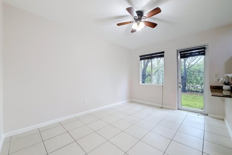 Touwnhouse à louer à Miami Gardens, Floride: 3 chambres, 147.62 m2 № 2387914 - photo 13