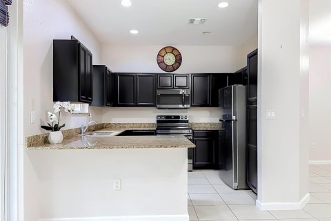 Touwnhouse à louer à Miami Gardens, Floride: 3 chambres, 147.62 m2 № 2387914 - photo 4