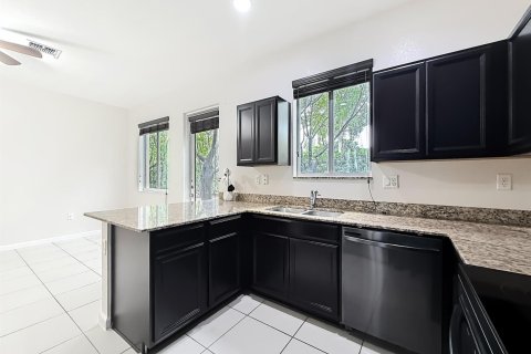 Touwnhouse à louer à Miami Gardens, Floride: 3 chambres, 147.62 m2 № 2387914 - photo 16