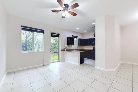Touwnhouse à louer à Miami Gardens, Floride: 3 chambres, 147.62 m2 № 2387914 - photo 14