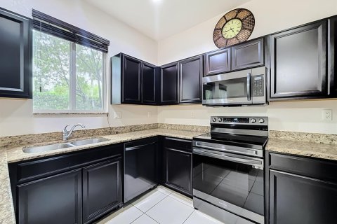 Touwnhouse à louer à Miami Gardens, Floride: 3 chambres, 147.62 m2 № 2387914 - photo 15