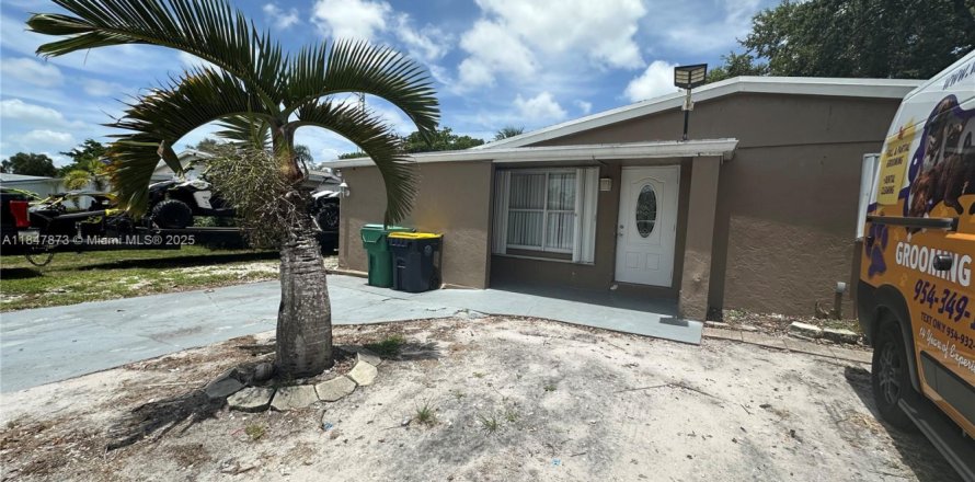 Villa ou maison à Dania Beach, Floride 3 chambres, 162.49 m2 № 1848406