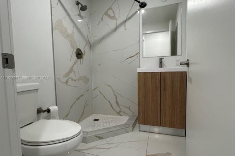 Снять в аренду таунхаус в Хомстед, Флорида 4 спальни, 129.88м2, № 1986738 - фото 14